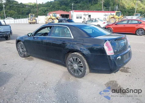 2013 Chrysler 300 S z USA, uszkodzony, nr VIN 2C3CCAGG2DH733072